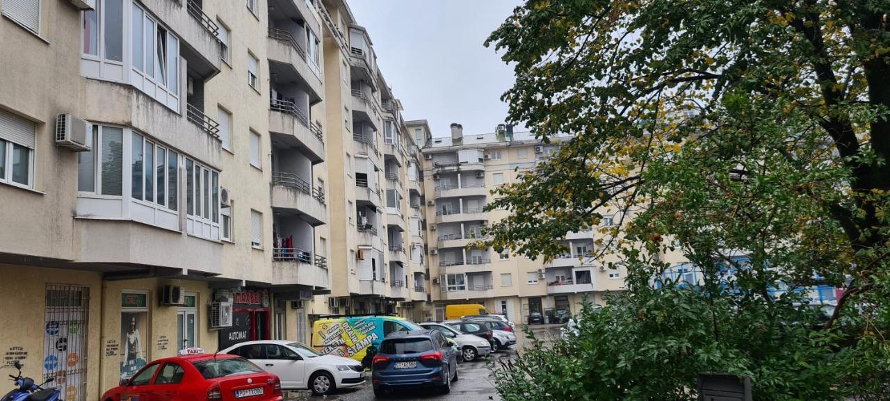 Apartman Velimir Stari Aerodrom พอดโกริกา ภายนอก รูปภาพ