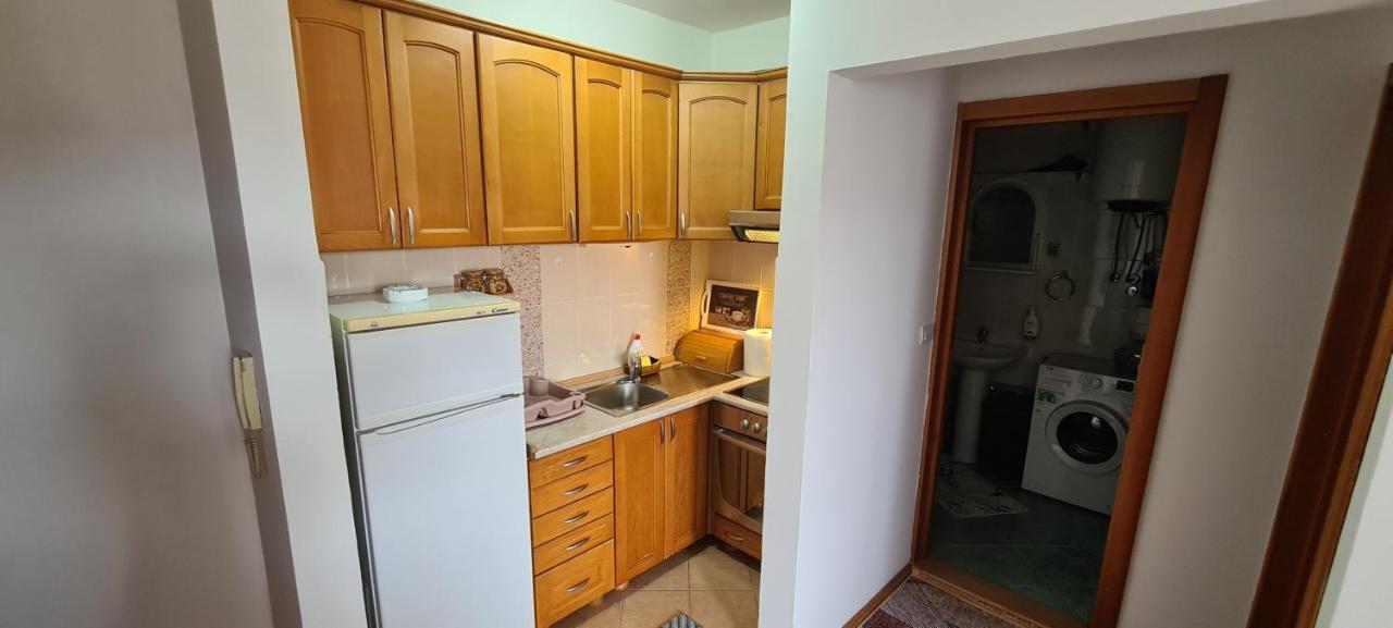 Apartman Velimir Stari Aerodrom พอดโกริกา ภายนอก รูปภาพ