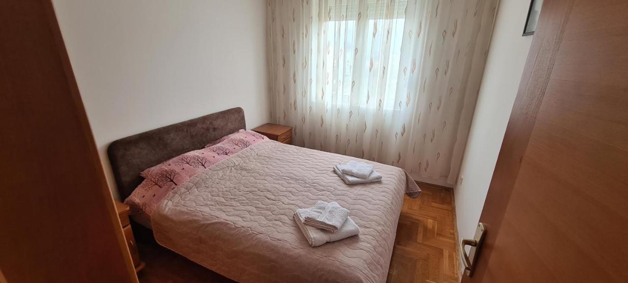 Apartman Velimir Stari Aerodrom พอดโกริกา ภายนอก รูปภาพ