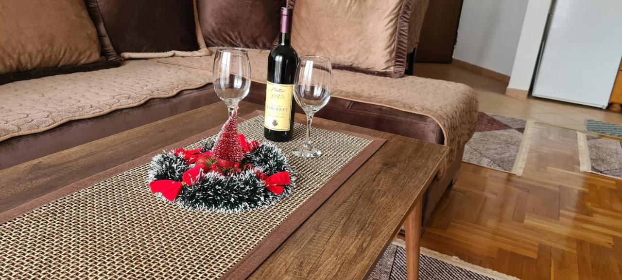 Apartman Velimir Stari Aerodrom พอดโกริกา ภายนอก รูปภาพ