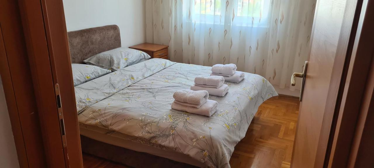 Apartman Velimir Stari Aerodrom พอดโกริกา ภายนอก รูปภาพ